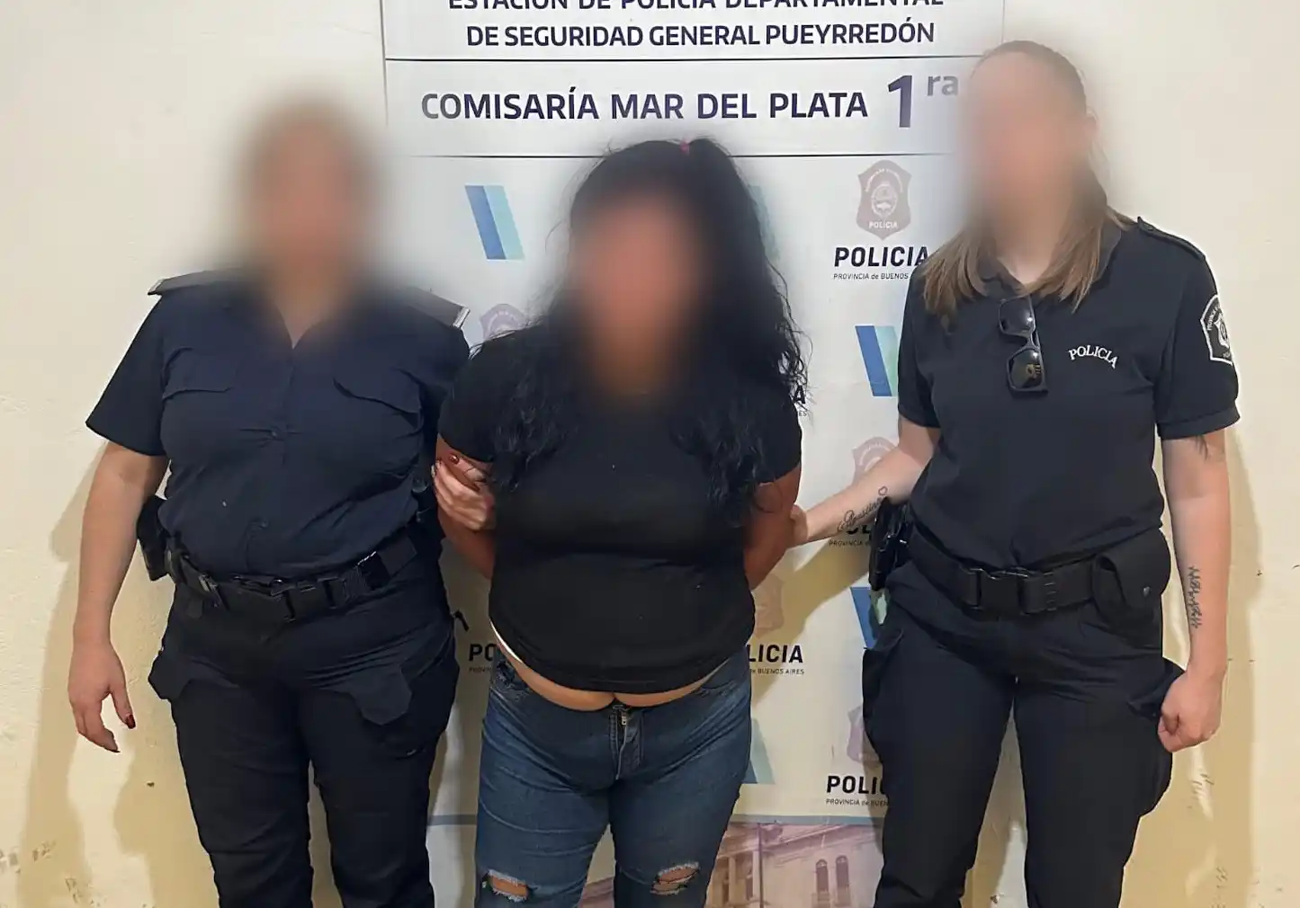 La imputada fue retenida por transeúntes ocasionales tras el hecho.