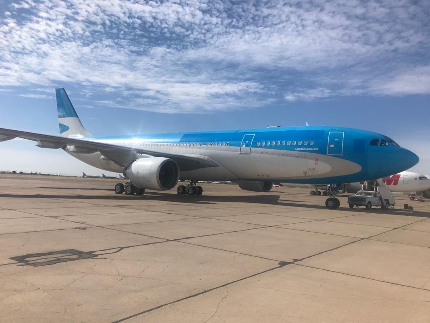 Aerolíneas Argentinas retiró su primer Airbus A330-200