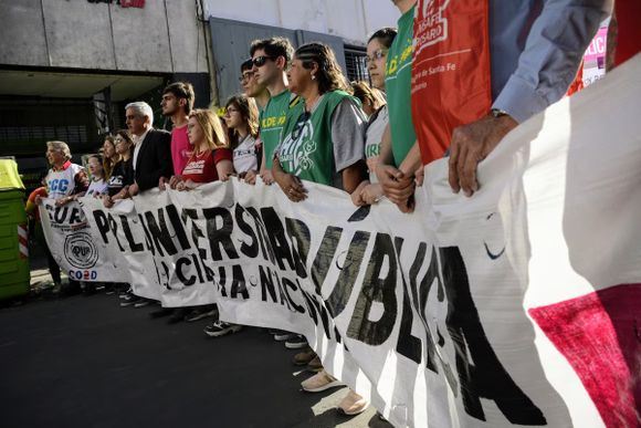Masiva convocatoria por la Marcha Federal Universitaria en Rosario