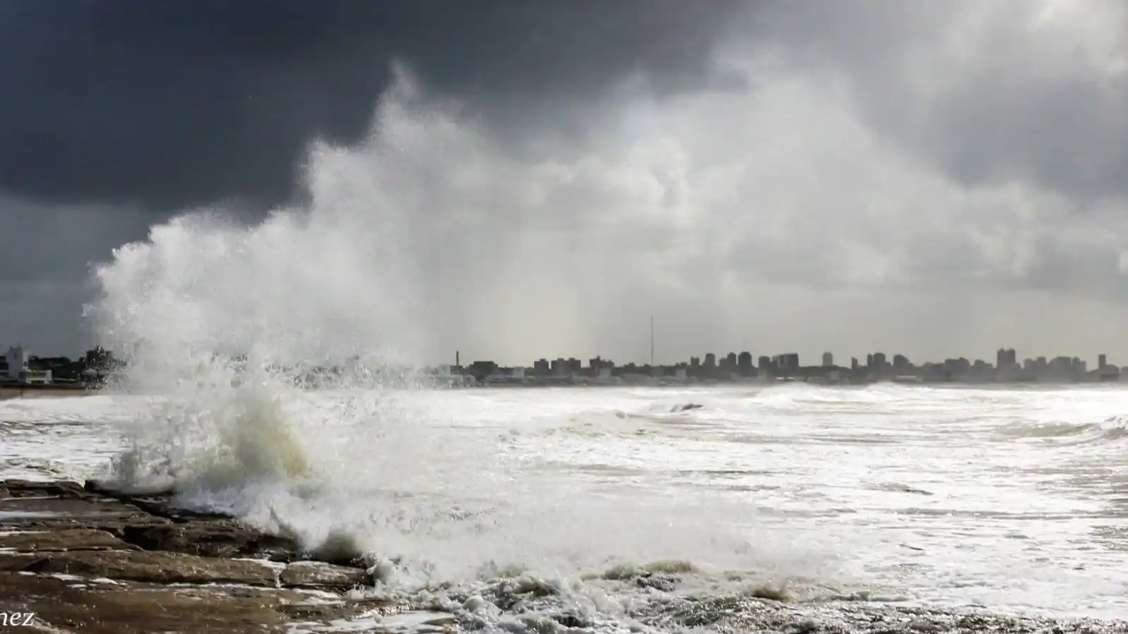 Desde el jueves y hasta el sábado el viento y las olas serán protagonistas