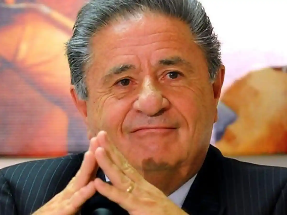 Duhalde "muy contento" por el resultado y se ofreció "para colaborar"
