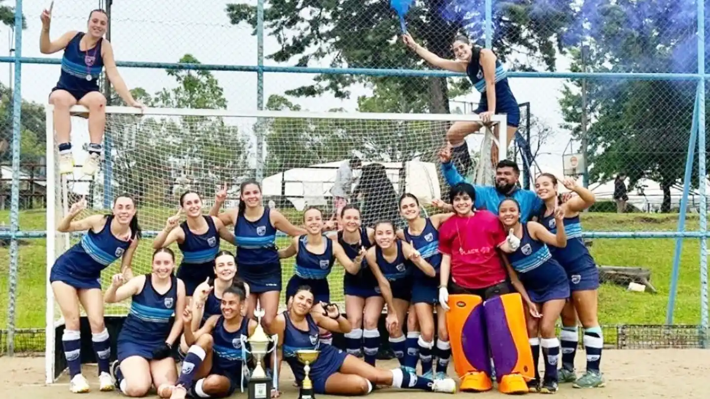 Primera Azul del Club Salto Grande campeonas del Hockey del Río Uruguay