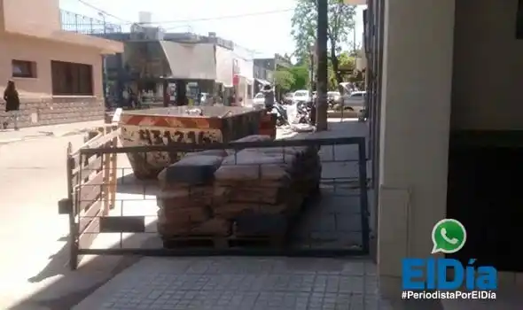 #PeriodistaPorElDía: Por obra, los dejaron sin vereda