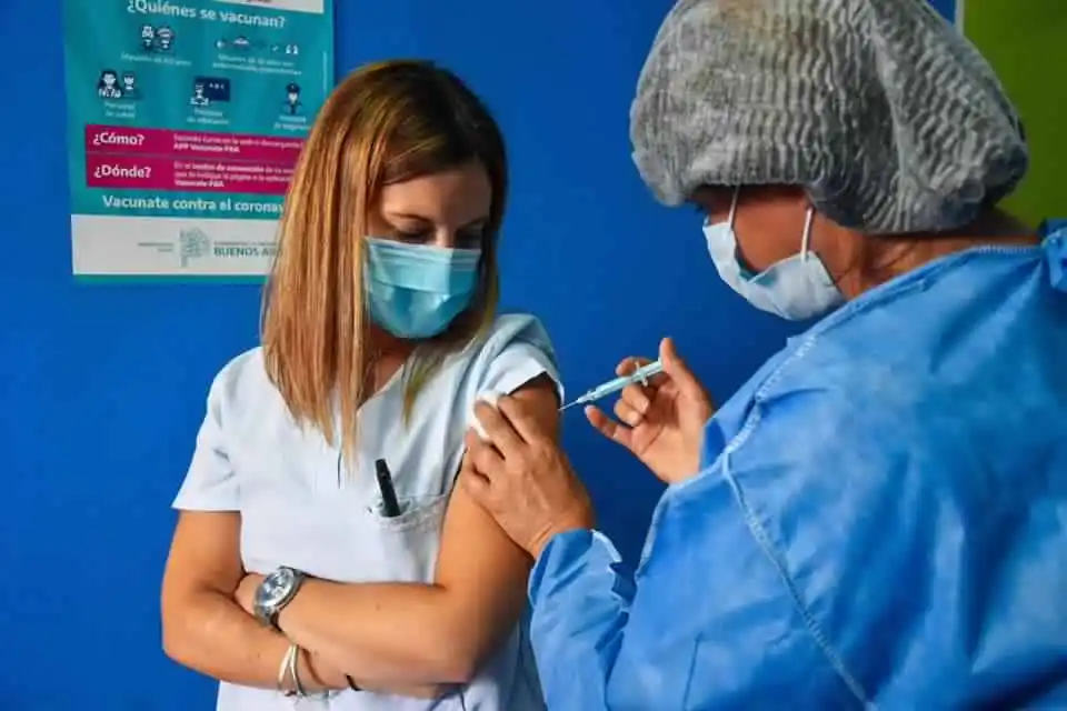 Desde el Gobierno celebraron que Buenos Aires superó las 58 mil vacunas aplicadas en un día