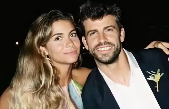 Shakira con el corazón roto y Piqué se pasea con la novia y sus hijos (+Fotos)