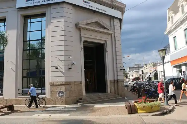 Alto acatamiento al paro bancario en la ciudad