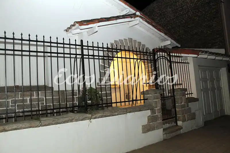 Una familia se fue de viaje y ladrones robaron en la casa
