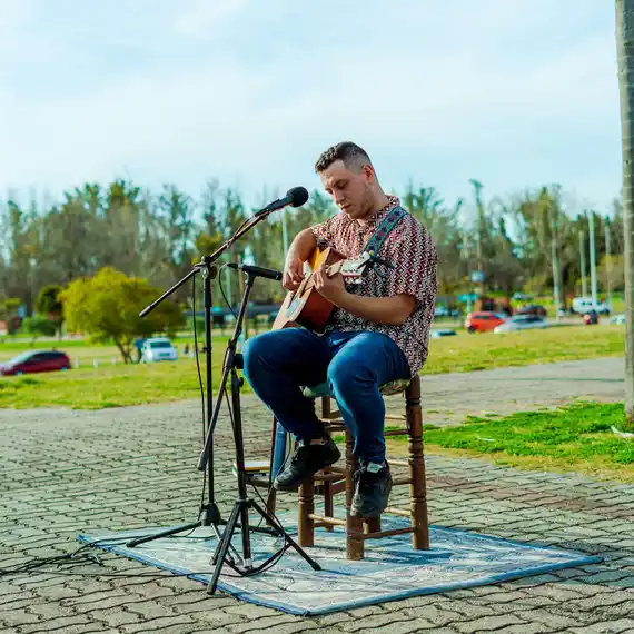 Mathi Montoya estrena “Costanera Sessions” en todas las plataformas digitales