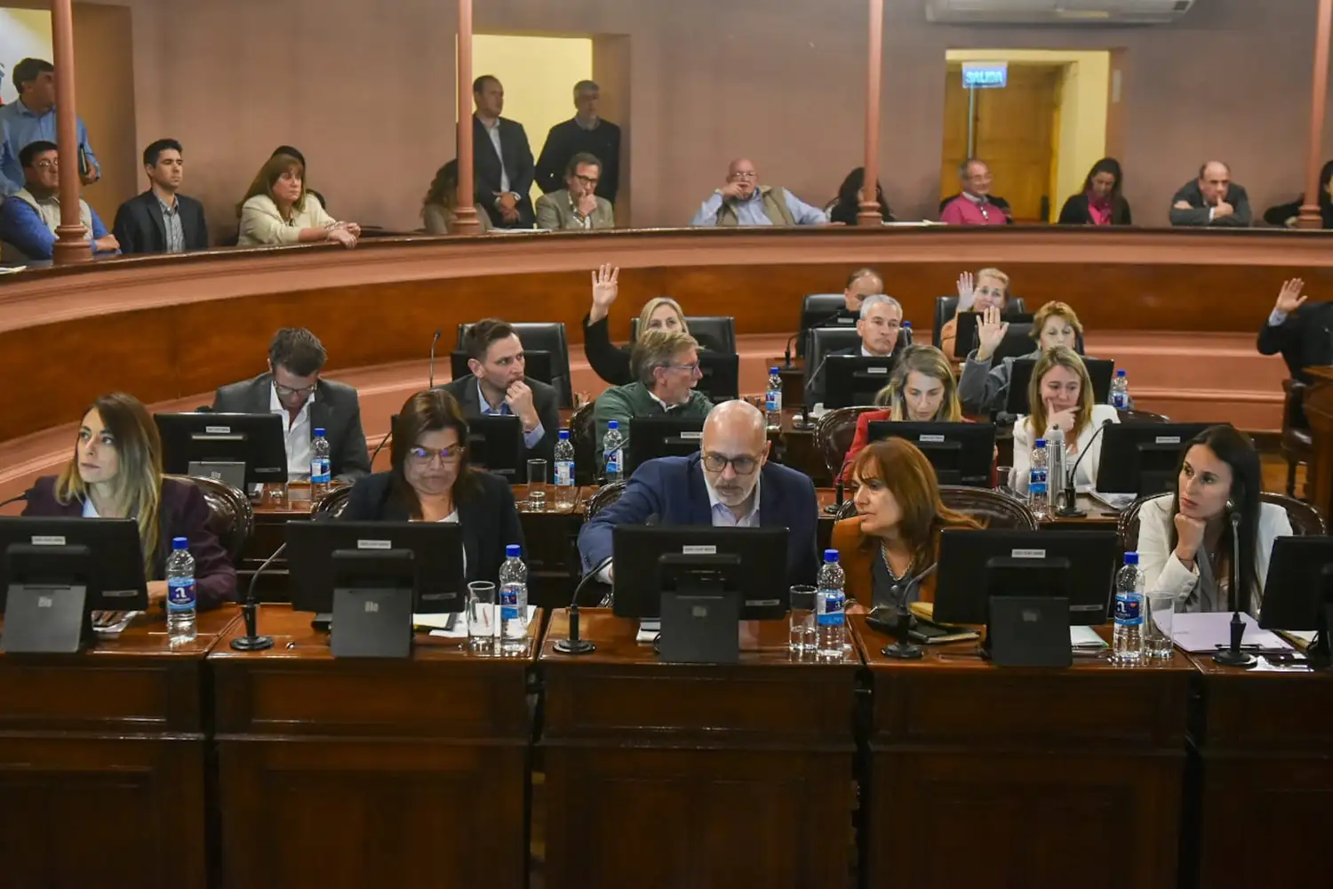 El justicialismo no apoyó la ley que autoriza al Ejecutivo provincial a tomar nueva deuda por 500 millones de dólares
