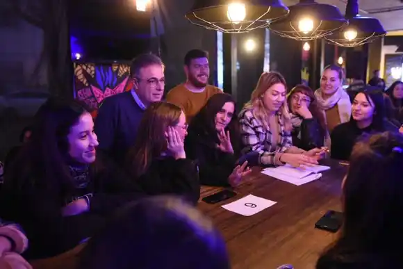 Luis Castellano y 200 jóvenes debatieron sobre la Rafaela del futuro