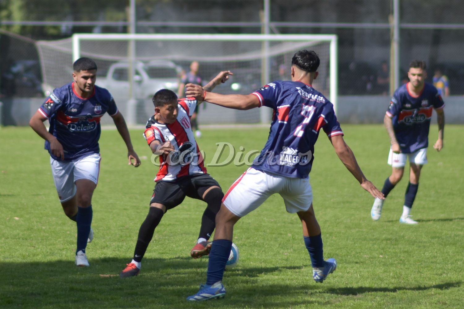 Fútbol: continúa la jornada catorce