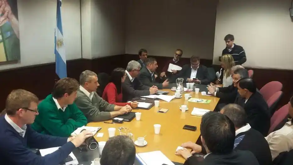 Viviendas: De Ángeli con intendentes vecinalistas de Entre Ríos  