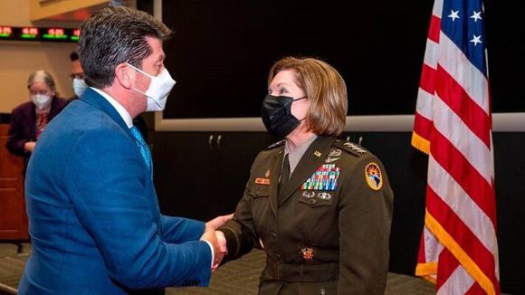 LE SOPLA EN LA  NUCA A MADURO: Jefa del Comando Sur visita Colombia para afianzar relaciones