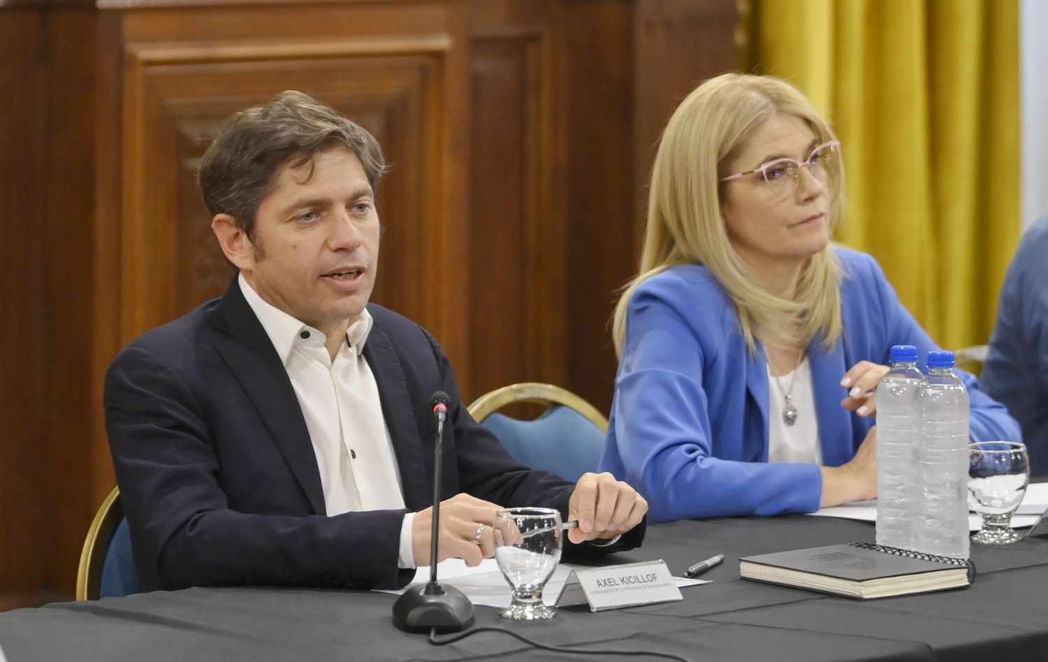 Kicillof recibe a los intendentes peronistas, entre ellos Salazar, para analizar el futuro tras el triunfo de Milei