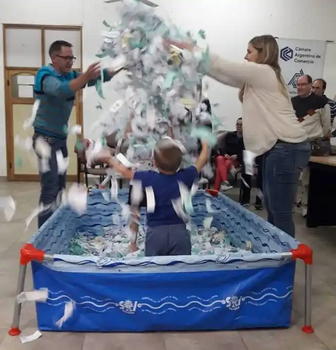 Comercios Unidos Crespo compensan tus compras navideñas