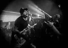 Katarro y The Nylons, noche de punk rock en las sierras