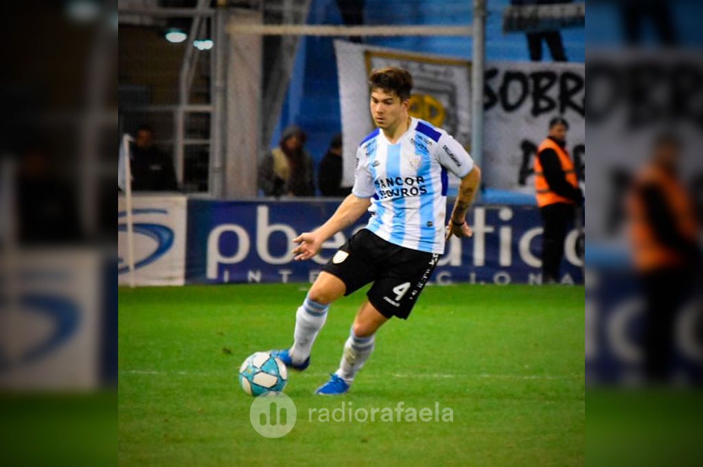 Blondel disputó 78 partidos con la camiseta de Atlético y marcó 5 goles.