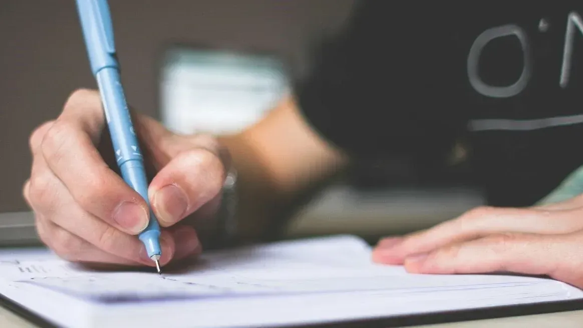 Escribir a mano activa de manera mucho más intensa las redes neuronales