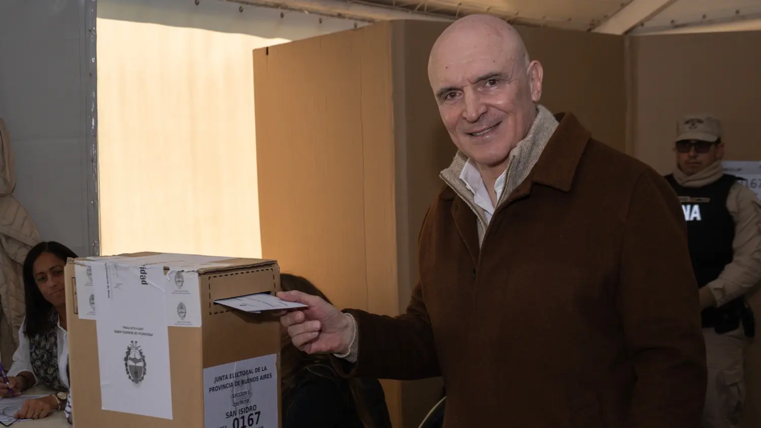 Espert votó en San Isidro: dijo que "la democracia está en deuda" y lamentó "el deterioro de 100 años" antes de Milei