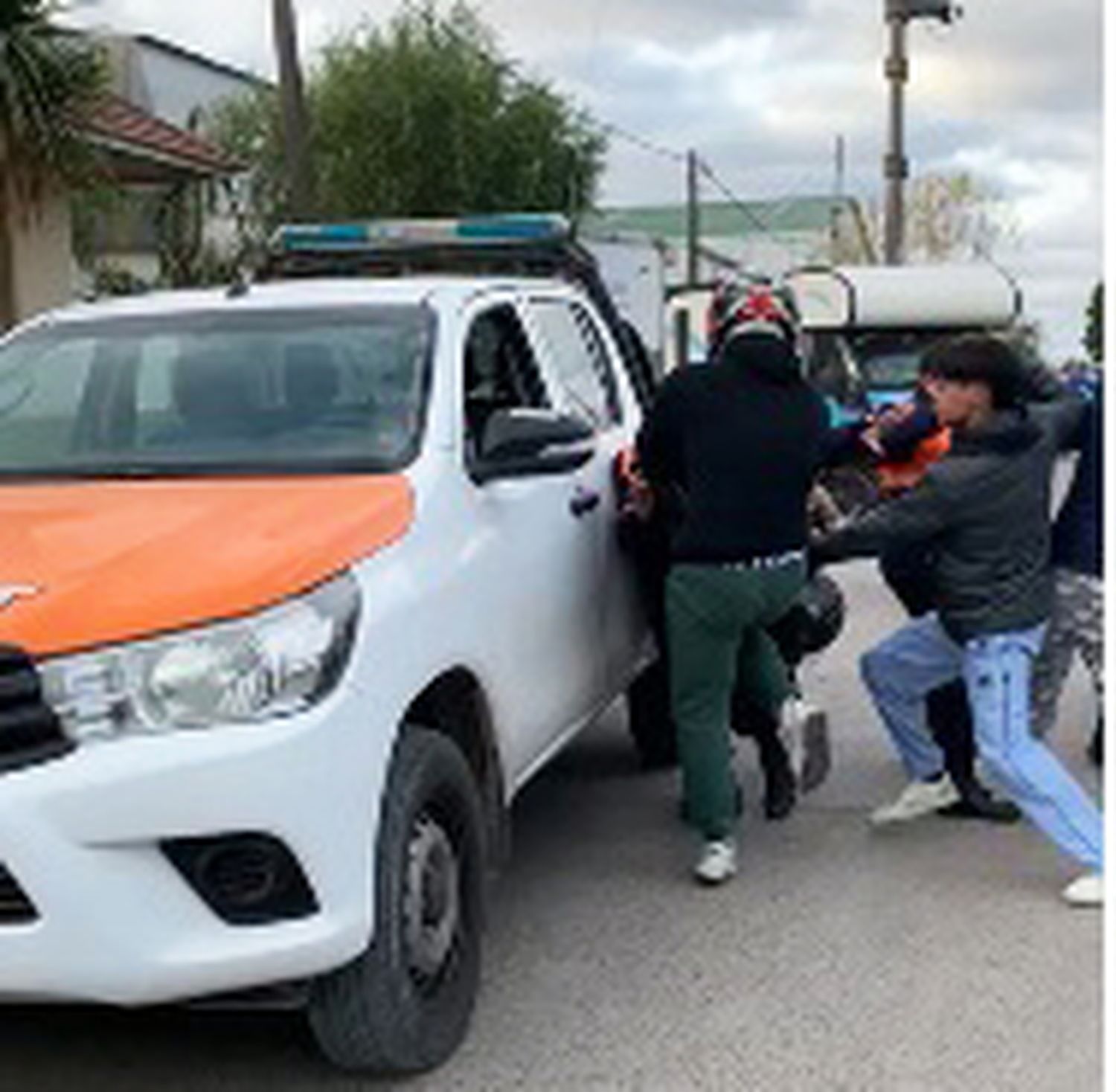 Cobarde. Agresión a inspectora municipal