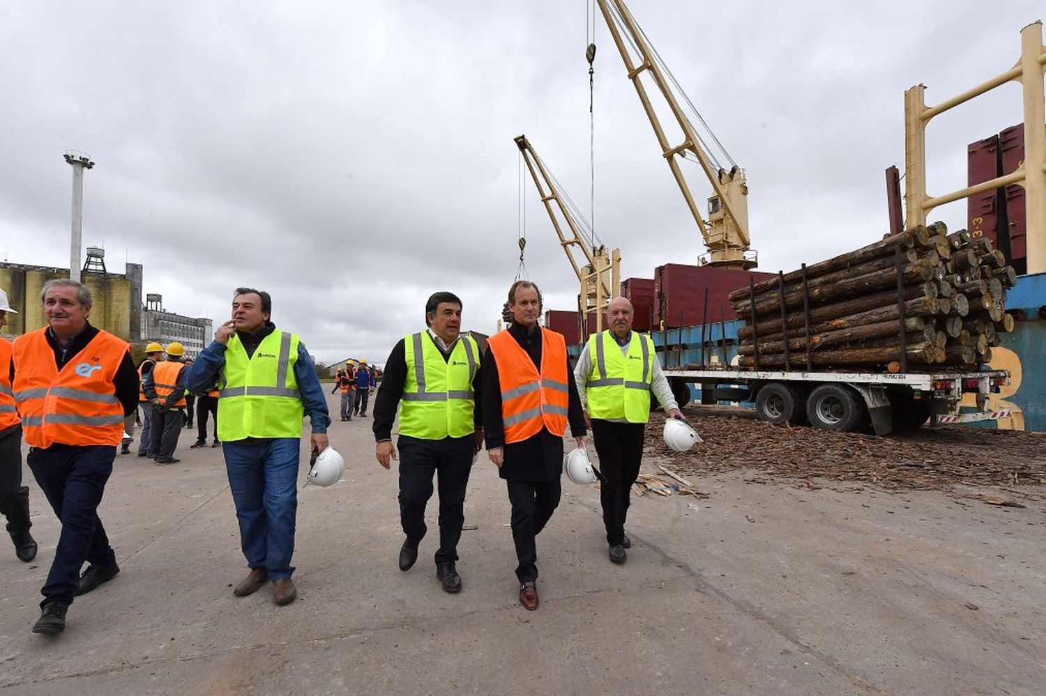 Bordet recorrió el puerto de Concepción del Uruguay