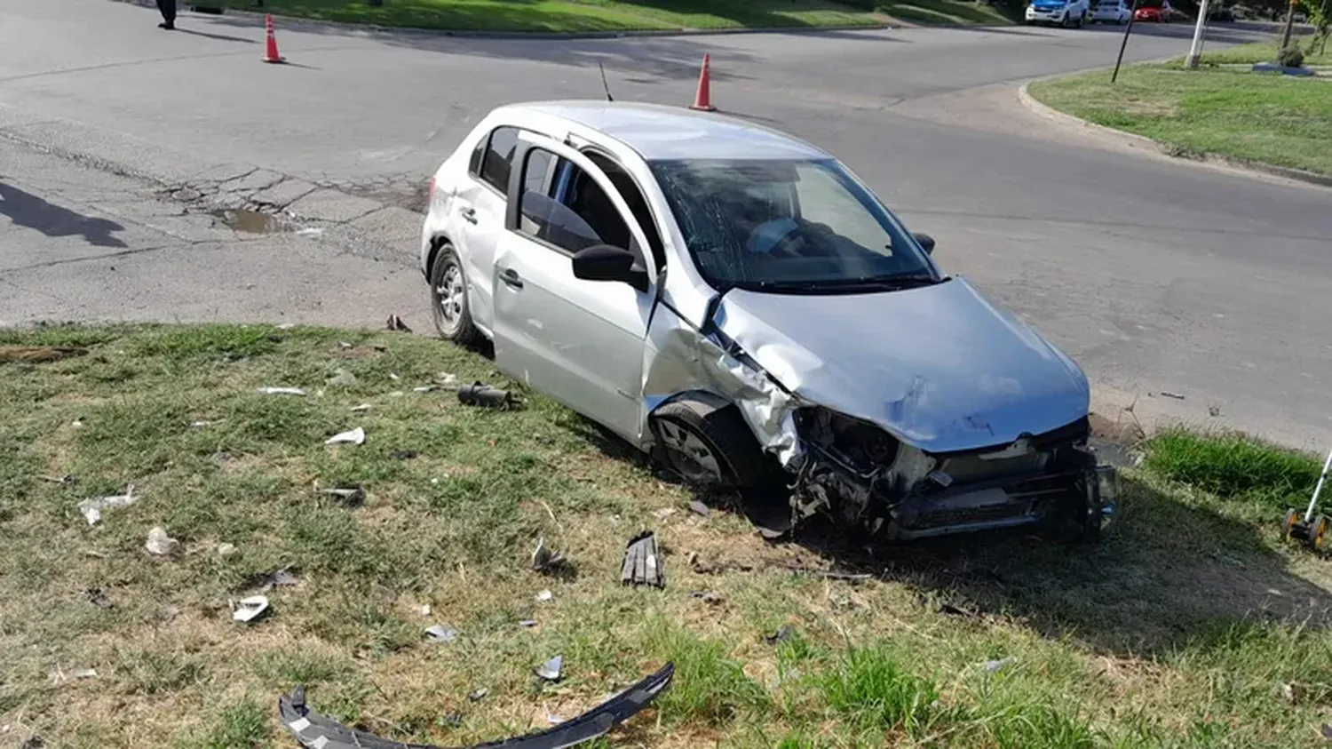 Cuatro heridos hospitalizados tras un violento choque entre dos autos: un conductor estaba alcoholizado