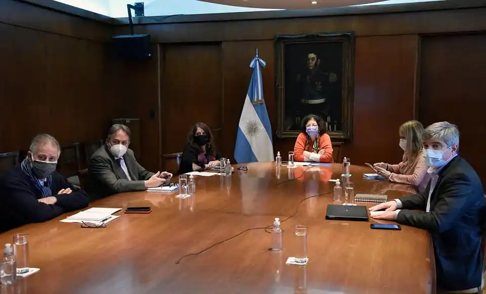 El Consejo Federal de Salud decidió acelerar las segundas dosis de las vacunas a los mayores de 40 años