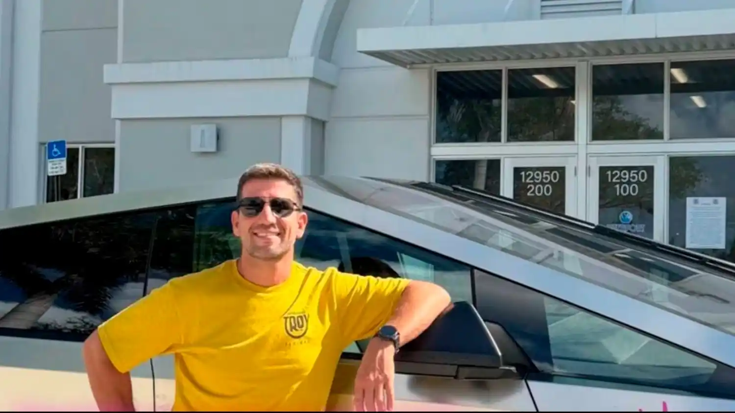 Quintar pudo comprar otro Tesla directamente desde los Estados Unidos.
