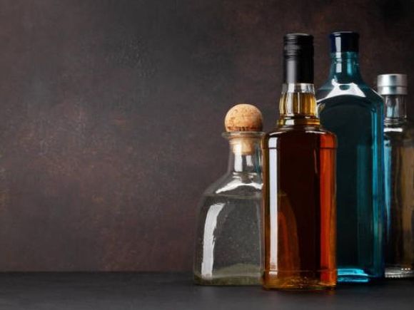 Once personas mueren en Colombia por consumir licor adulterado
