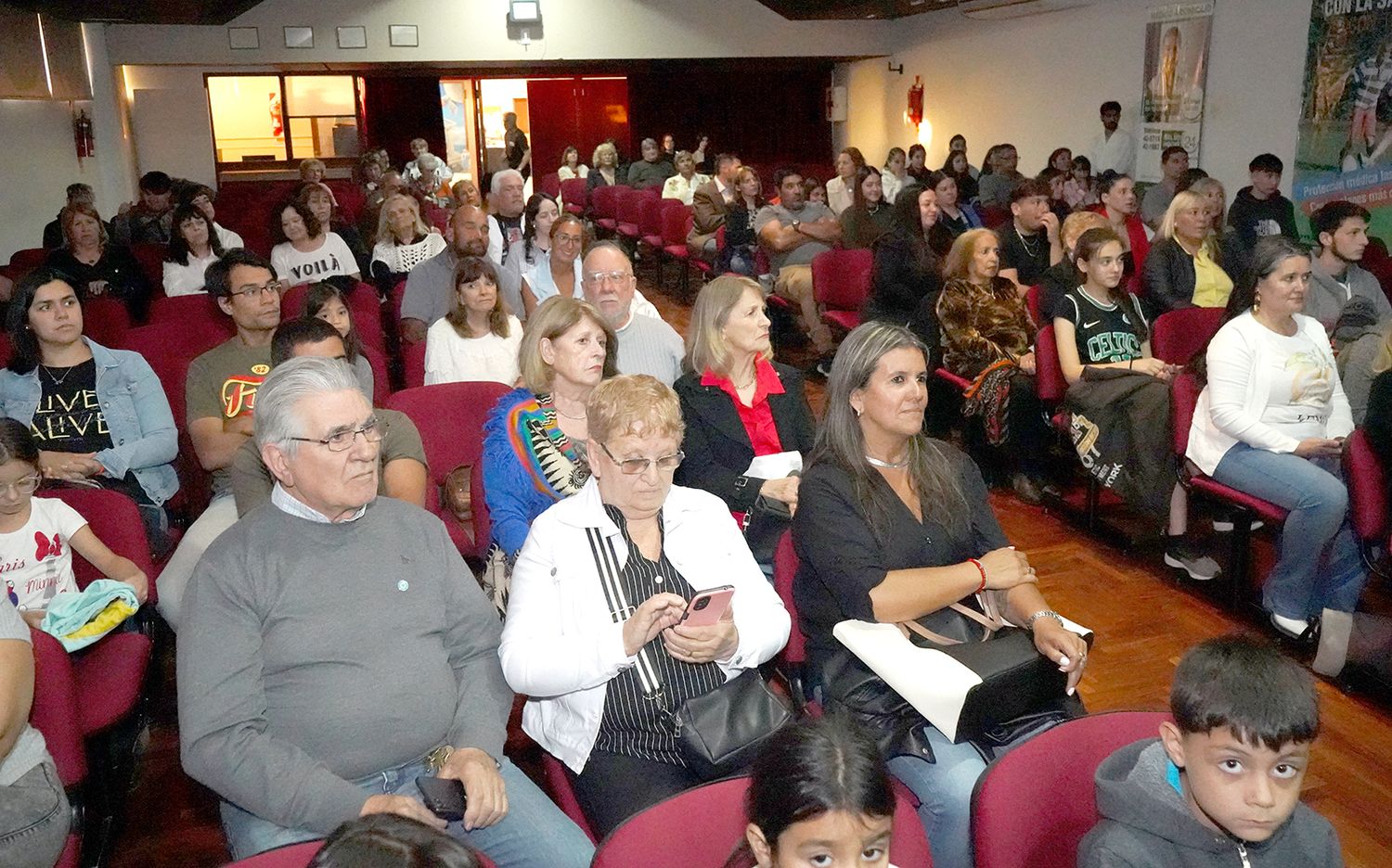 Mucho público. Participó del cierre de las actividades