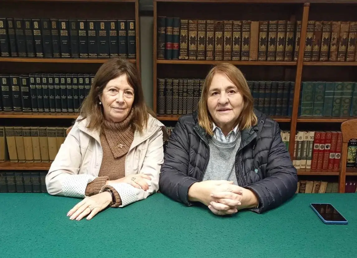 La presidenta de ALPI Tres Arroyos, Liliana Cantisano, y la tesorera Susana Aure