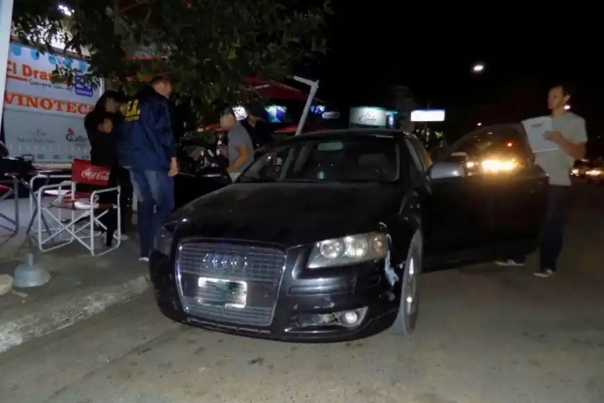 En pleno centro, manejaba borracho un auto con pedido de secuestro y realizaba maniobras peligrosas