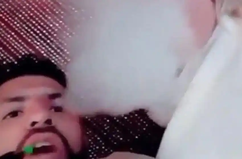 Agüero se filmó fumando y podría tener sanciones