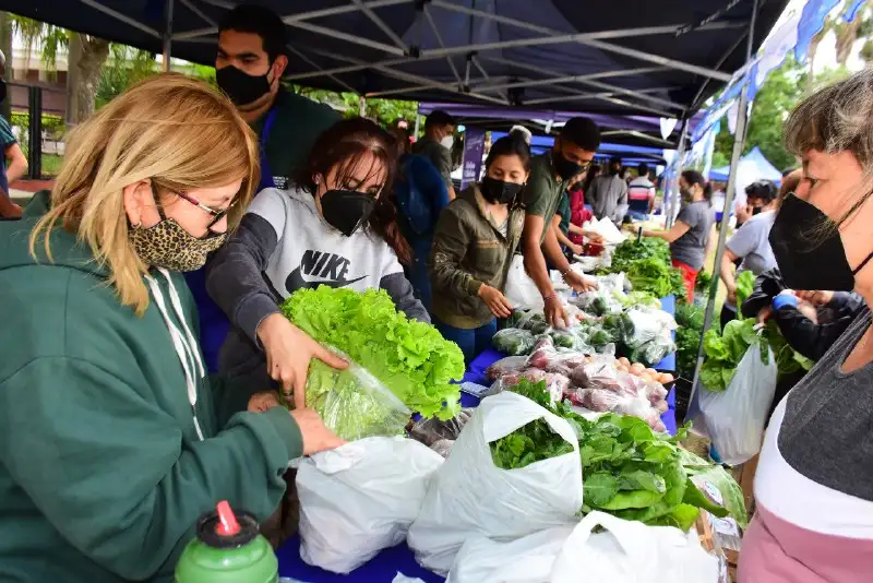 Soberanía Alimentaria en el barrio San Cayetano: Las ventas superaron los 7.000 kilos de alimentos