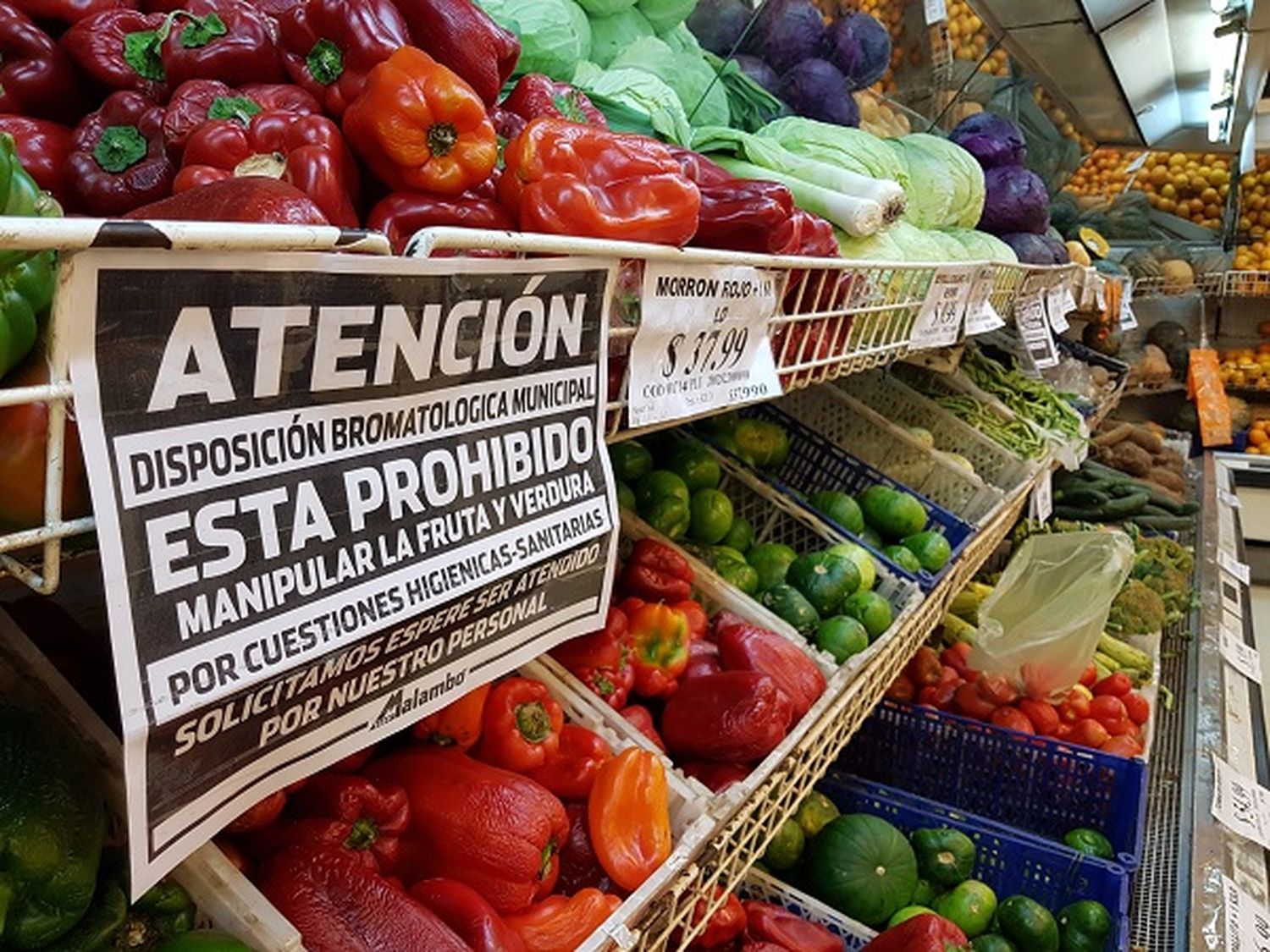 Comenzó a regir la prohibición de autoservicio para frutas y verduras