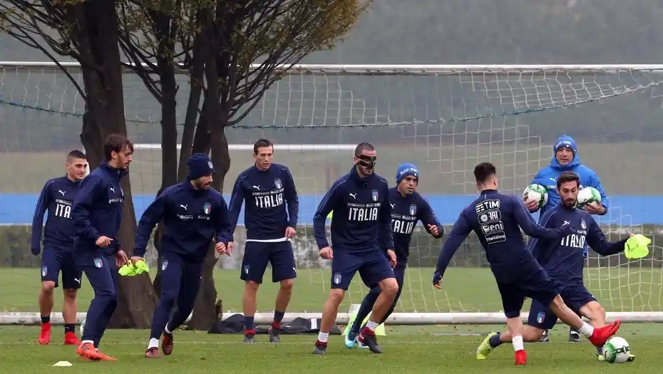 Italia juega su última chance para llegar a Rusia