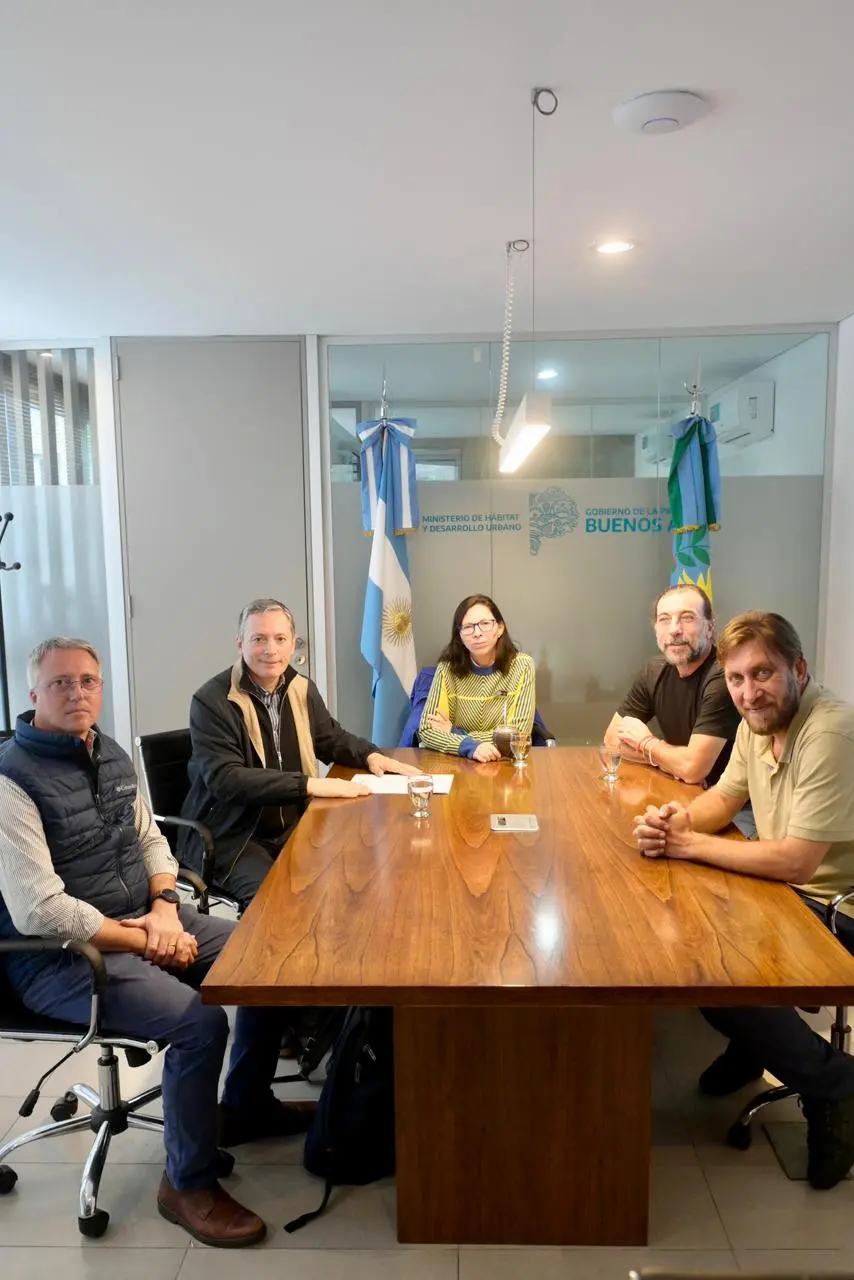 Fernando Gray se reunió con la Ministra de Hábitat y Desarrollo Urbano bonaerense, Silvina Batakis