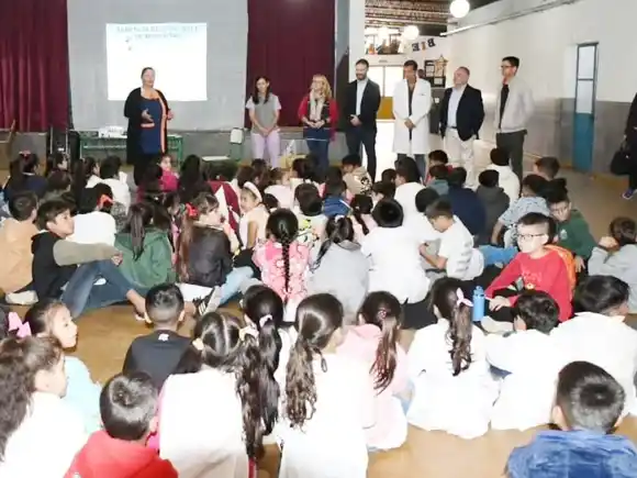 Comenzó el ciclo de charlas en escuelas primarias sobre tenencia responsable de mascotas