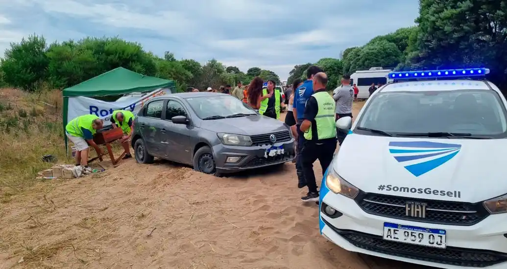 Una mujer chocó contra un gazebo