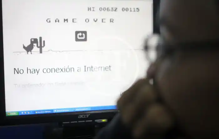 Venezuela está muy atrasada en cuanto a la velocidad de Internet. Actualmente el ancho de banda está en un rango de 7 megabits por segundo, mientras que en la región se manejan casi 96 megabits por segundo.