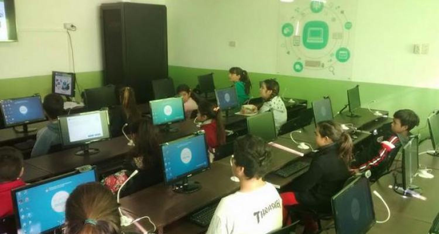 Dictan cursos gratuitos  de Word y Excel en el CIC