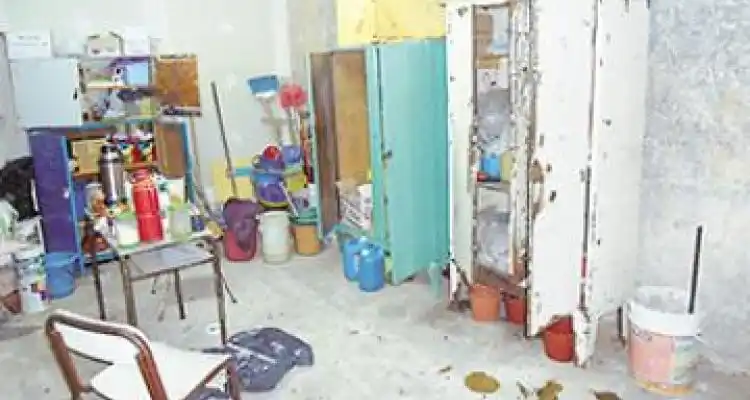 Destrozos en la Escuela Nº7