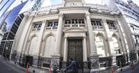 El Gobierno confía en que los bancos adherirán al canje de bonos con seguro