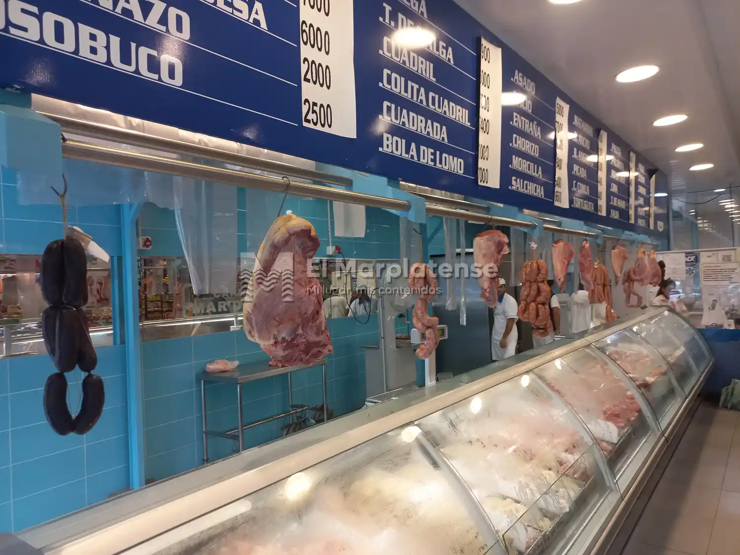 Los fines de semana se llevan cuatro o cinco kilos de carne.