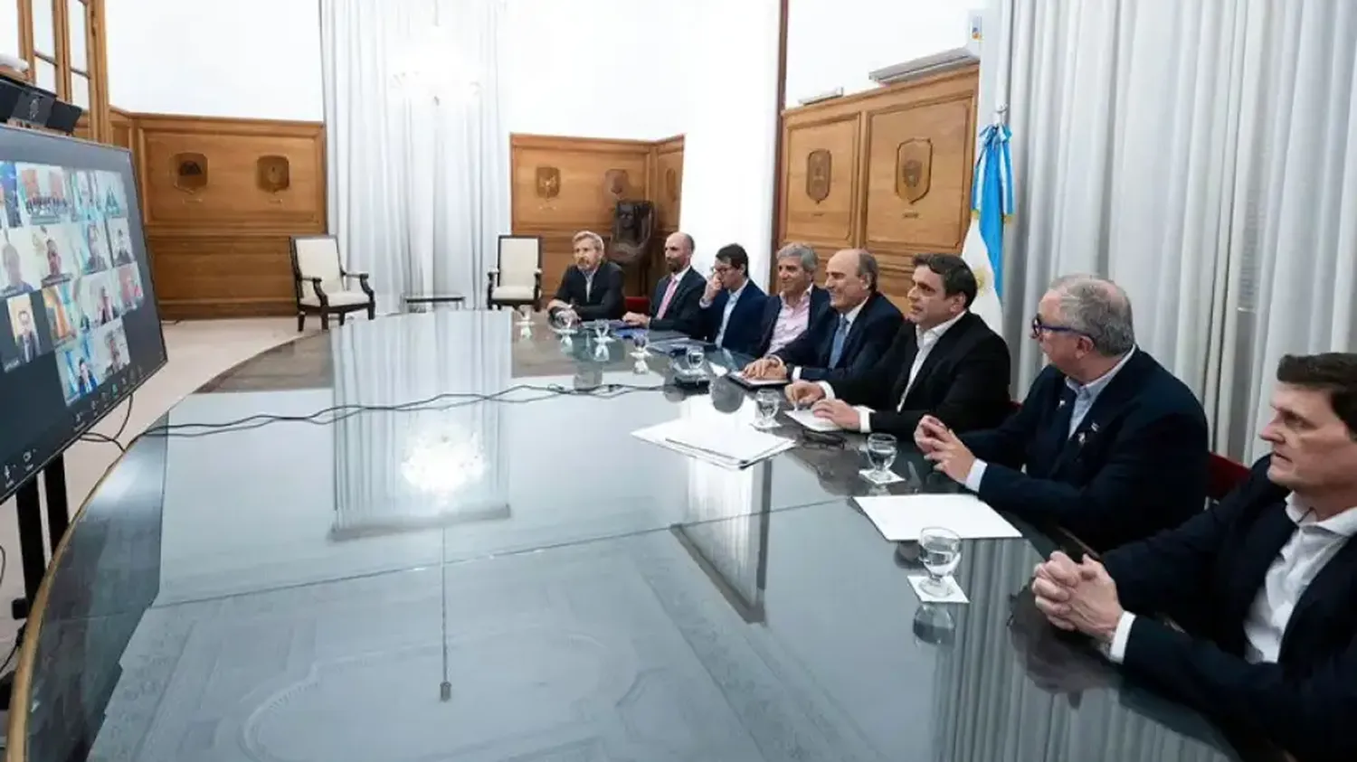 Con la presencia de Pullaro, los gobernadores se reunieron con Caputo y Francos