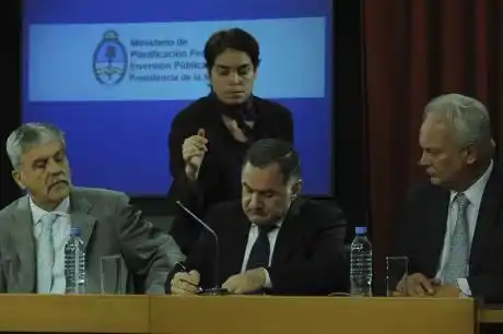 Florencio Varela: Pereyra y De Vido firmaron convenio para la recepción de TDA