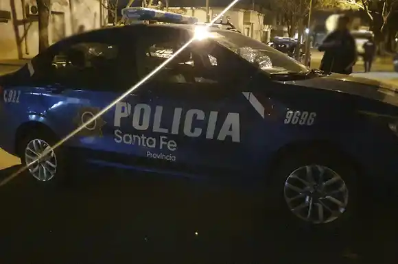 Detuvieron a dos sujetos con varios elementos "sospechosos" en su poder: presumen que eran robados