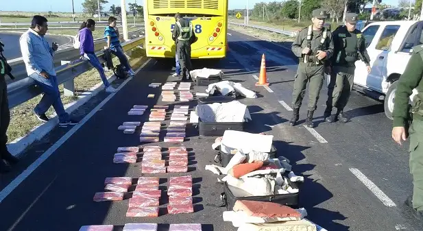 Detuvieron a tres hombres, con una menor y 86 kg de marihuana 