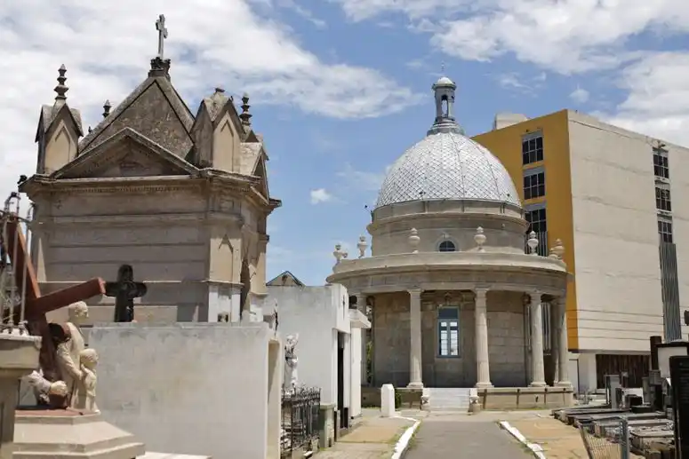 Desde este viernes, rigen nuevos horarios en el Cementerio Municipal
