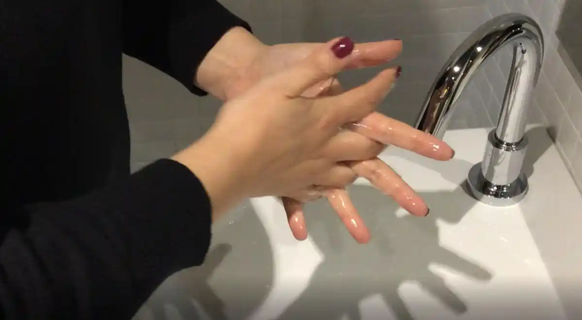 Proponen que el lavado de manos se convierta en un derecho exigible